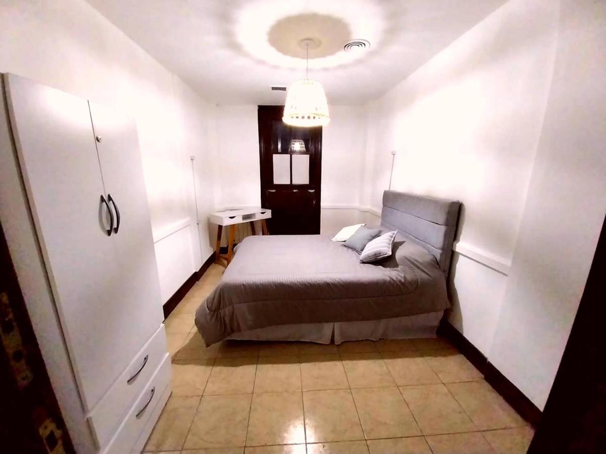 Katana Capsule Hostel *