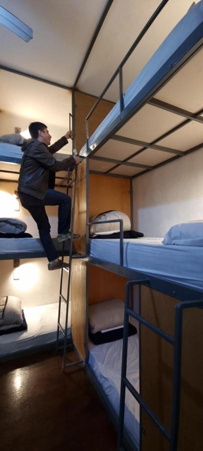 Katana Capsule Albergue *